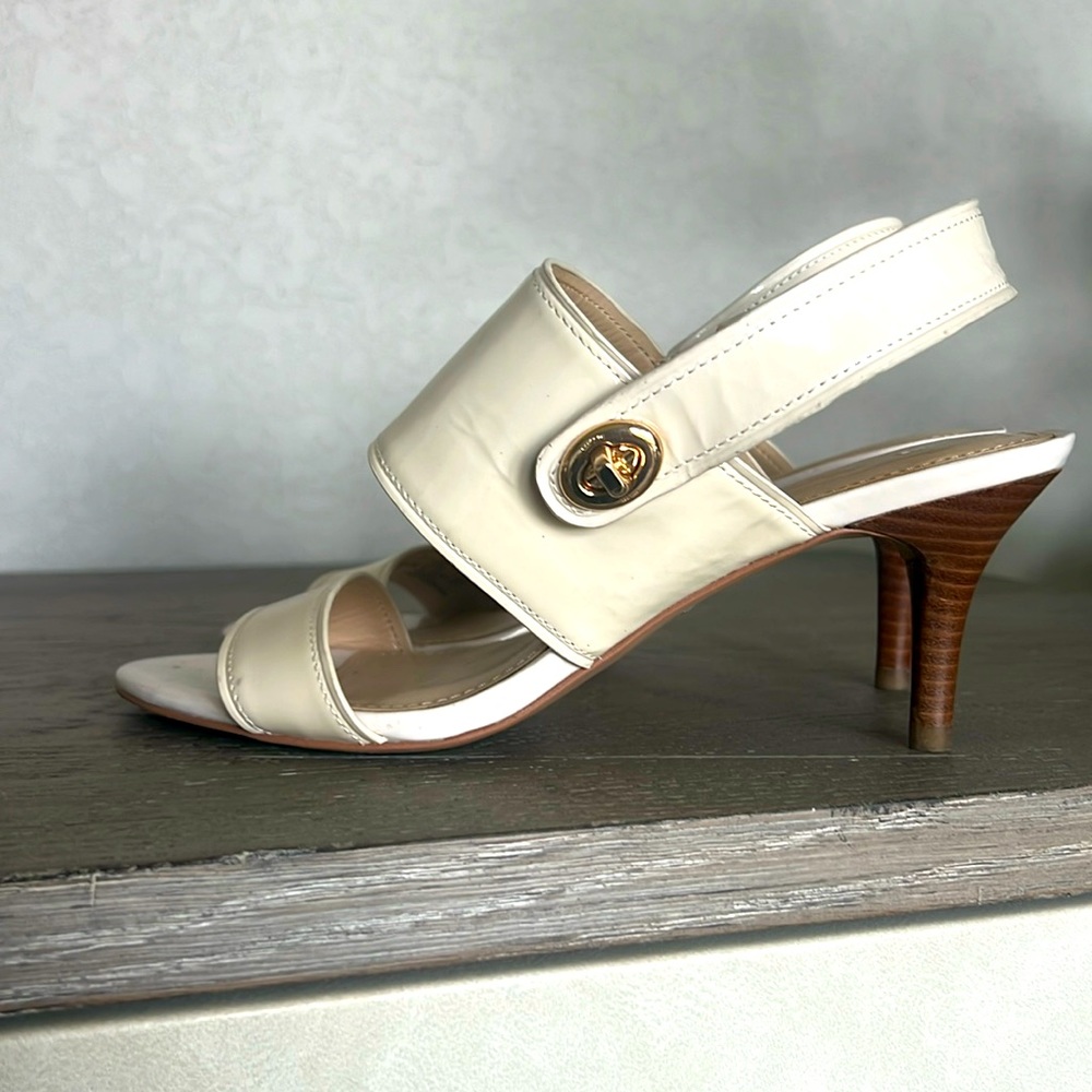 EUC COACH size 7 light beige 2 inch open toe dress shoes
